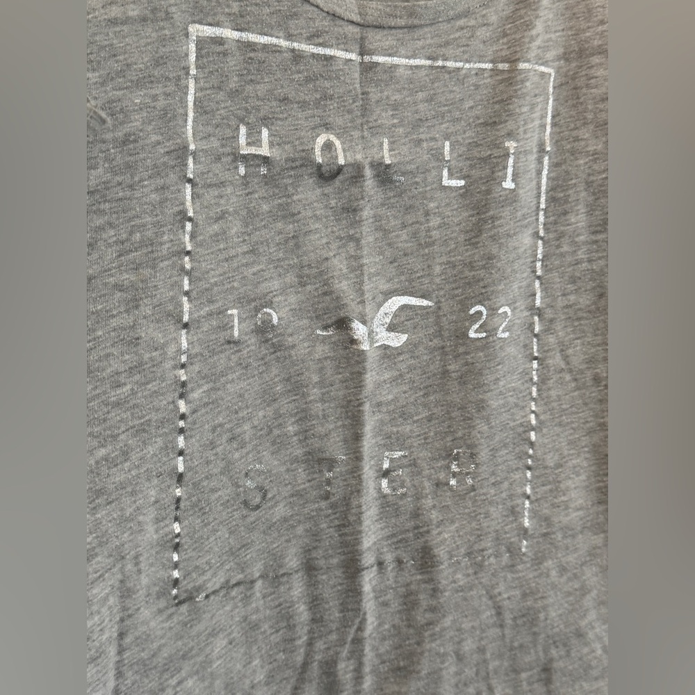 Women’s Hollister racer back Crop Tank Top - Picture 3 of 4